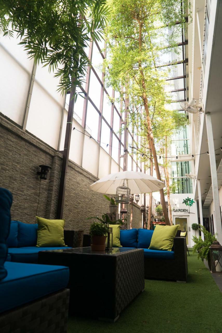V Garden Hotel Куала-Лумпур Экстерьер фото